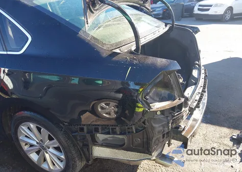 2013 Volkswagen Passat 2.5L Sel from USA, damaged, VIN 1VWCH7A39DC013841